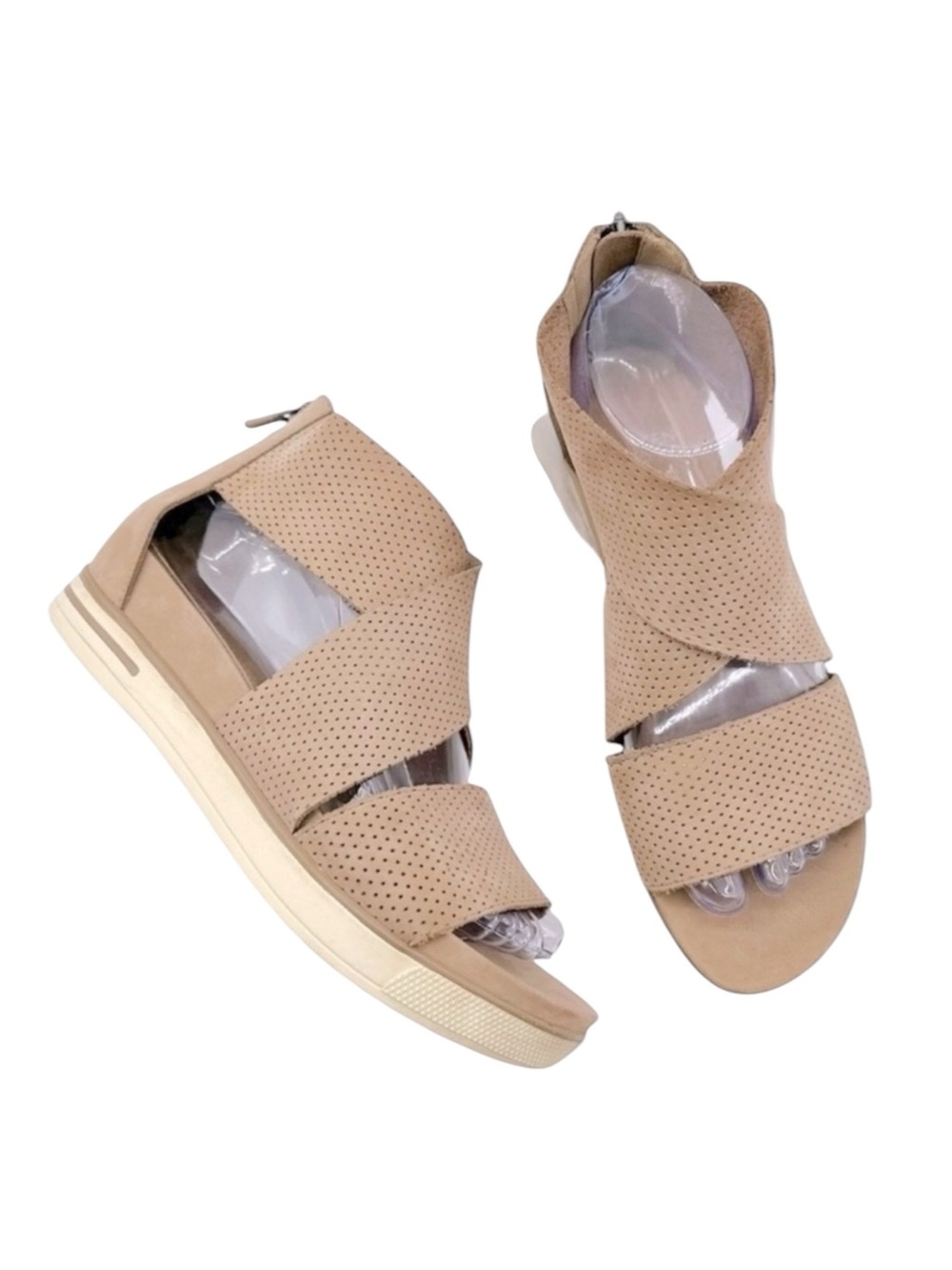 Eileen Fisher Desert Rose Perforated Crisscross Sandal Size: 8